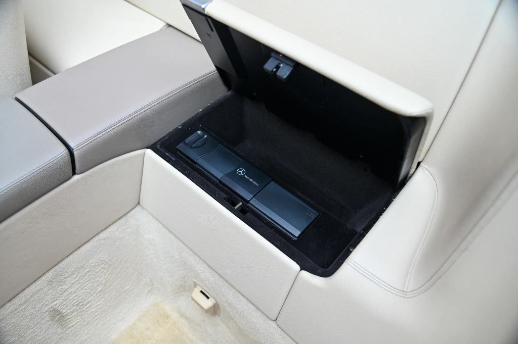 058423 · 037