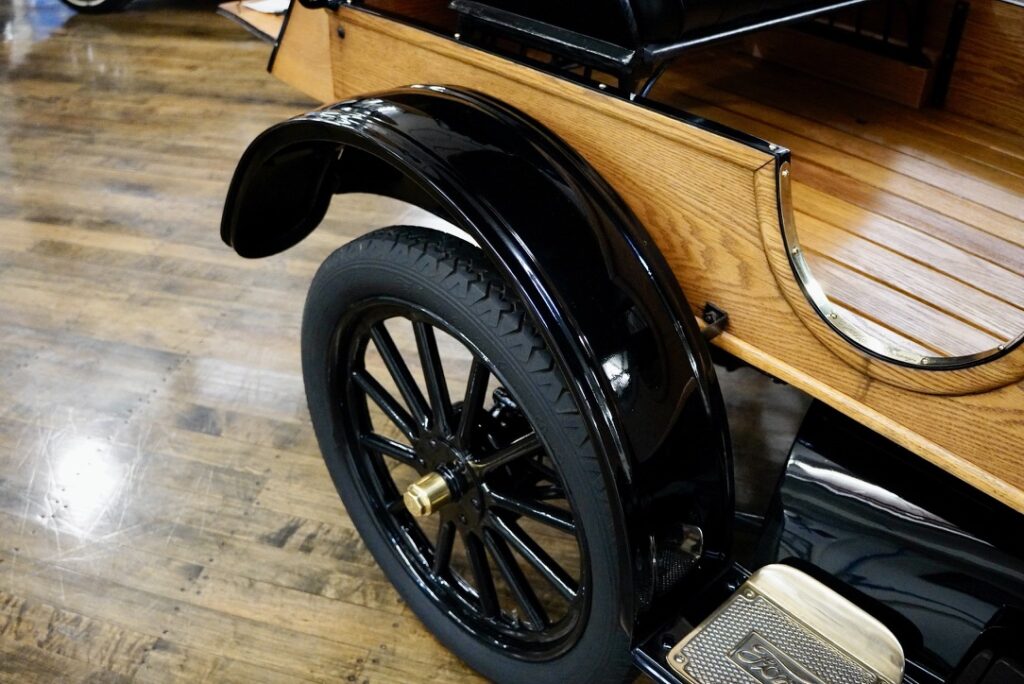 1914 Ford Model-T Buckboard (35)
