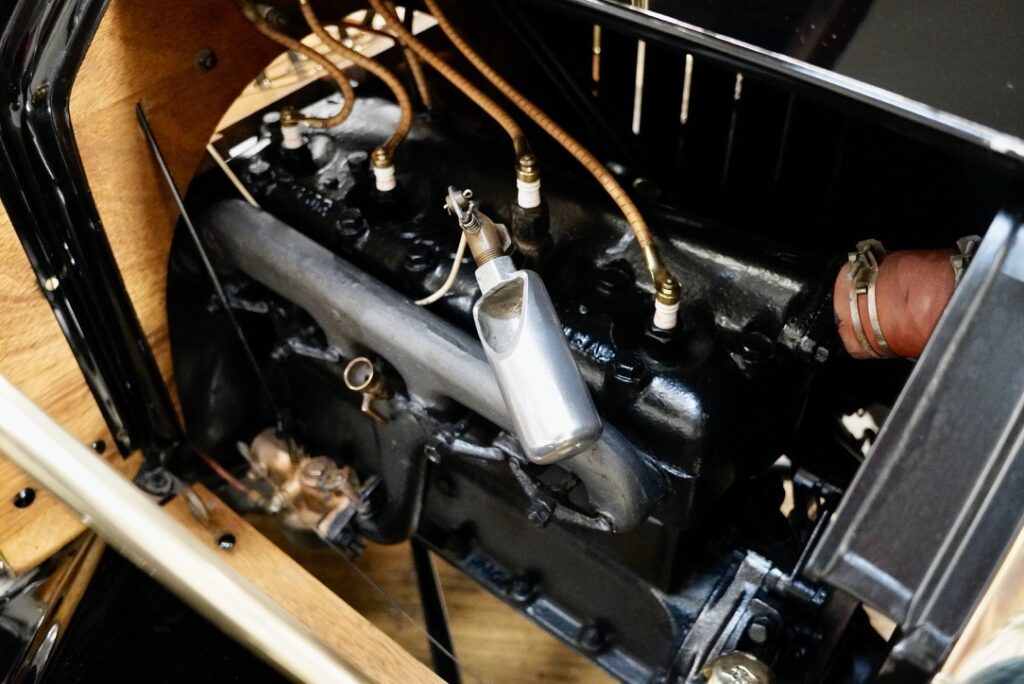 1914 Ford Model-T Buckboard (33)