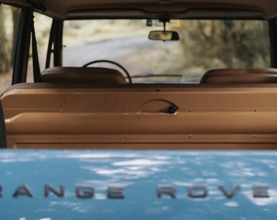 1974_Range_Rover_Suffix_B_Tuscan_Blue_large_0003_Layer+31