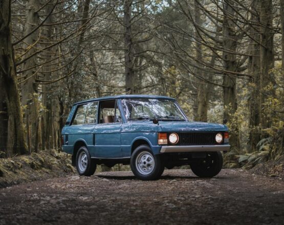 1974_Range_Rover_Suffix_B_Tuscan_Blue_large_0004_Layer+30
